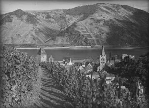 Blick auf das Steeger Tal und Bacharach mit Holzmarktturm, St. Peter und Wernerkapelle