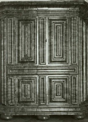 Apothekerschrank : Apothekerschrank, Detail: Mittelteil, Leipzig, 1720/1730