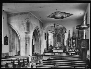 Burkheim Sankt Pankratius Kirche Innenansicht Richtung Altar