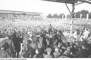 Dresden, Heinz-Steyer-Stadion. Auftritt des Alexandrow Ensemble der sowjetischen Armee, 9. September 1948