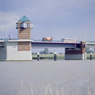 Emsbrücke Leer, Jann-Berghaus-Brücke
