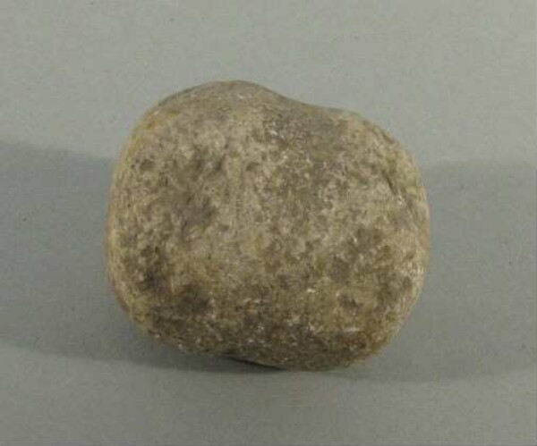 Stone bola