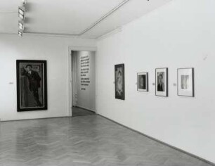 Raumaufnahme : Raumaufnahme in der Ausstellung: Arnold Schönberg - Das bildnerische Werk. 30.09.2001-18.11.2001