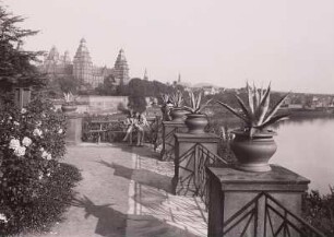 Aschaffenburg, Stadtansicht : Aschaffenburg. Blick auf den Main und das Schloss Johannisburg