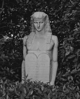 Osiris mit den Regeln für die Benutzung des Parks