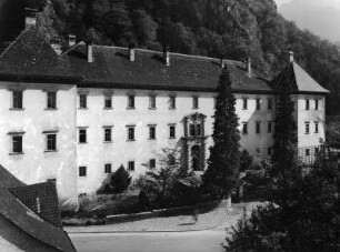 Hohenems. Schloss Hohenems (1562-1567; M. Longhi). Westtrakt