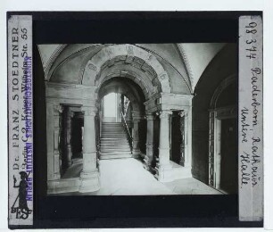Paderborn, Rathaus : Untere Halle, Treppe