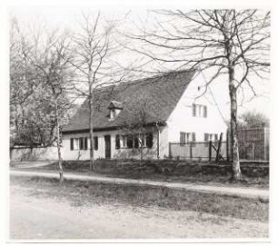 Siedlung Lendelsches Gelände, Potsdam-Bornstedt: Wohnhaus (Thunert, Baur ?) Vorderansicht
