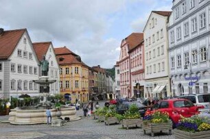 Marktplatz in Eichstätt : Blick auf die Häuser am Marktplatz. Aufgenommen in der Universitätsstadt Eichstätt am 22. Mai 2009