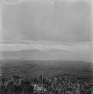 Nyamuragira : Blick vom Nyamuragira in Richtung Virunga-Vulkankette und Kiwusee