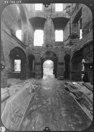 Bad Muskau. Ruine des Neuen Schloßes. Innenansicht