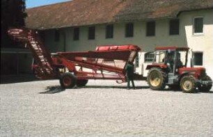 Fotografie: Ernteverfahren, Erntetechnik, Zuckerrübe, Reinigungstechnik