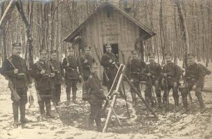 Erster Weltkrieg - Lazarett III Gewerbeschule Karlsruhe. Unbekannte Soldaten
