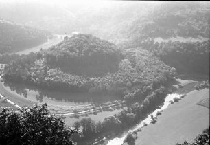 Wildenstein: Blick in eine Schleife des Donautals von der Wildenstein
