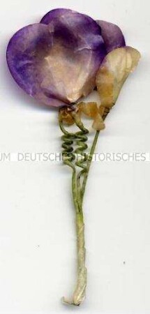 Deutsches Rotes Kreuz, Wiesenblumen (Wicke), Spendenabzeichen zugunsten des Kriegswinterhilfswerks 1940