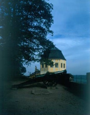 Königstein. Festung. Friedrichsburg (1589; Umbau 1731, M. D. Pöppelmann). Ansicht mit Kanone Nr. 6 von Süden