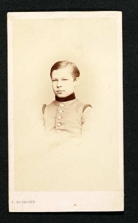 Porträt Richard Westermayer : Foto-/Bildersammlung Stenografische Sammlung. Porträt Richard Westermayer als Kadett in München. Photographie. Carte de visite (1860/1862; F. Neumayer). Dresden: SLUB P a 0598