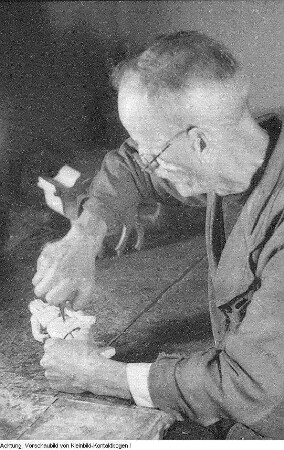Seiffen, Spielzeugherstellung in Heimarbeit, 1945