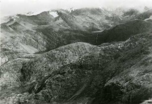 Berglandschaft, an der Schneegrenze