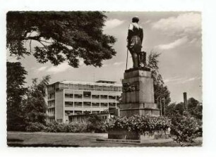 "Am Bismarck-Denkmal mit Insel-Hotel"