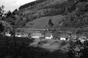 Höllentalbahn mit Zug