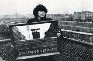 Einladungskarte zur Eröffnung der Fotoausstellung "Berlin Portraits" von Henry Ries im Goethe Institut San Francisco - Nachlass