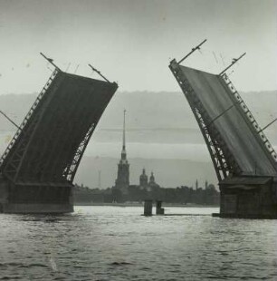 St. Petersburg, Schloßbrücke, Klappbrücke
