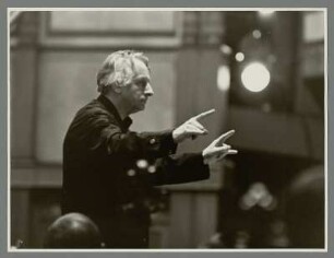 Arvid Jansons : Portrait des Dirigenten Arvid Jansons in der Volksbühne Berlin