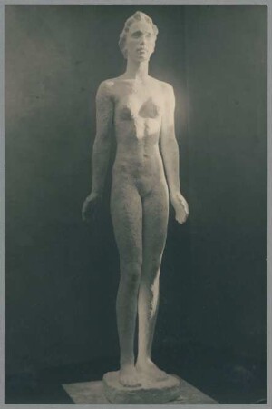 Frauenstatue II, 1929, Gips