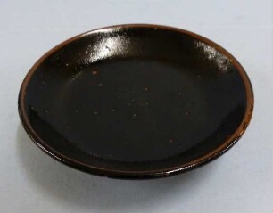 Schale mit Eisenoxidglasur