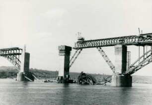 Dnjeprbrücken, 1942-1943
