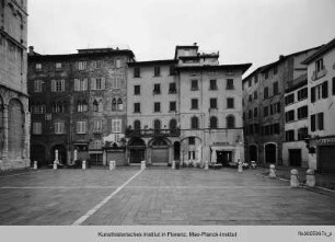 Piazza San Michele, Lucca