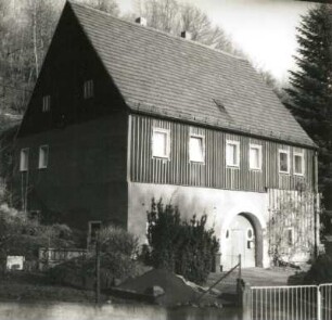 Dresden-Cossebaude, Hässige Straße 2. Wohnhaus "Altes Herrenhaus" (1601/1700). Straßenansicht