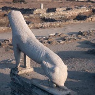 Delos. Naxischer Löwe, 7. Jh. v. Chr. Blickrichtung zum Heiligen See. K1