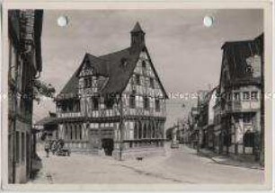 Rhens, Rathaus und Rathausplatz