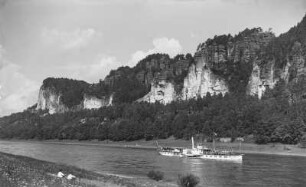 Elbtal bei Rathen. Personendampfer "Aussig" (1894, Werft Blasewitz") bei Rathen gegen Weiße Brüche