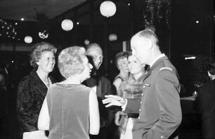 Freiburg: Mensa; Freiburger Presseball; Frau Keidel, Oberbürgermeister Keidel, General