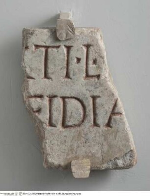 Tafelfragment mit Grabinschrift