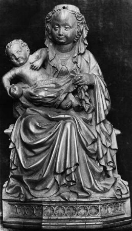 Thronende Muttergottes mit dem Apfel