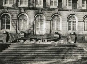 Dresden-Übigau, Rethelstraße 47. Schloß Übigau (1724-1725; Eosander v. Göthe). Parkfront (Elbseite), Freitreppe