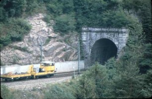 Badische Schwarzwaldbahn Niederwasser Rottenkraftwagen Portal 1. Glasträgertunnel