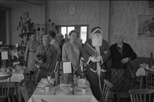 Weihnachtliche Spende des Karlsruher Schaustellerverbands und der Park- und Werbegemeinschaft an die Bewohnerinnen und Bewohner des städtischen Altersheims am Klosterweg