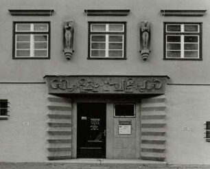Portal, Grimma