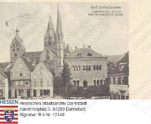 Gelnhausen, Untermarkt mit Kirche und romanischem Haus