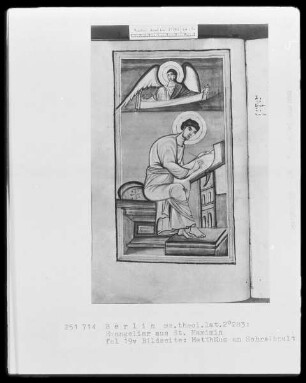 Matthäus am Schreibpult, Folio 19verso