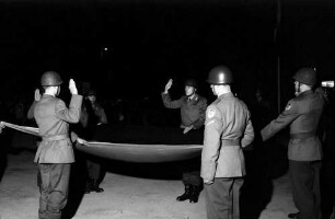 Freiburg: Vereidigung [Gelöbnis] bei der 12. Panzerdivision; Vereidigungsakt