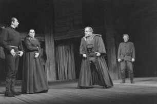 Reportage aus der Inszenierung "König Lear" von W. Sakespeare, Regie W. Langhoff, mit W. A. Kleinau als Lear u.a., Deutsches Theater Berlin, 1957