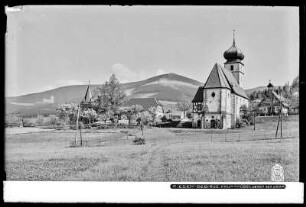 Riesengebirge, Krummhübel gegen den Kamm, Blick zur Kirche