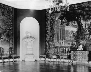 Bayreuth. Neues Schloss (1753-1764; J. Saint-Pierre, C. P.C. v. Gontard, R. H. Richter). Gobelinzimmer