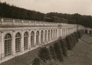 Heidenau-Großsedlitz. Barockgarten Großsedlitz (1719/1723). Untere Orangerie (1721 vollendet; Z. Longuelune). Schrägansicht